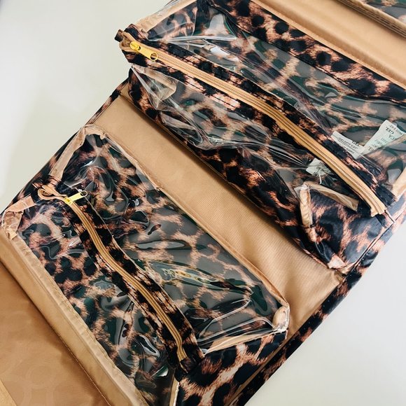 BETTER BEAUTY Women's Leopard Roll UpTravel Case NWOT - Picture 6 of 10